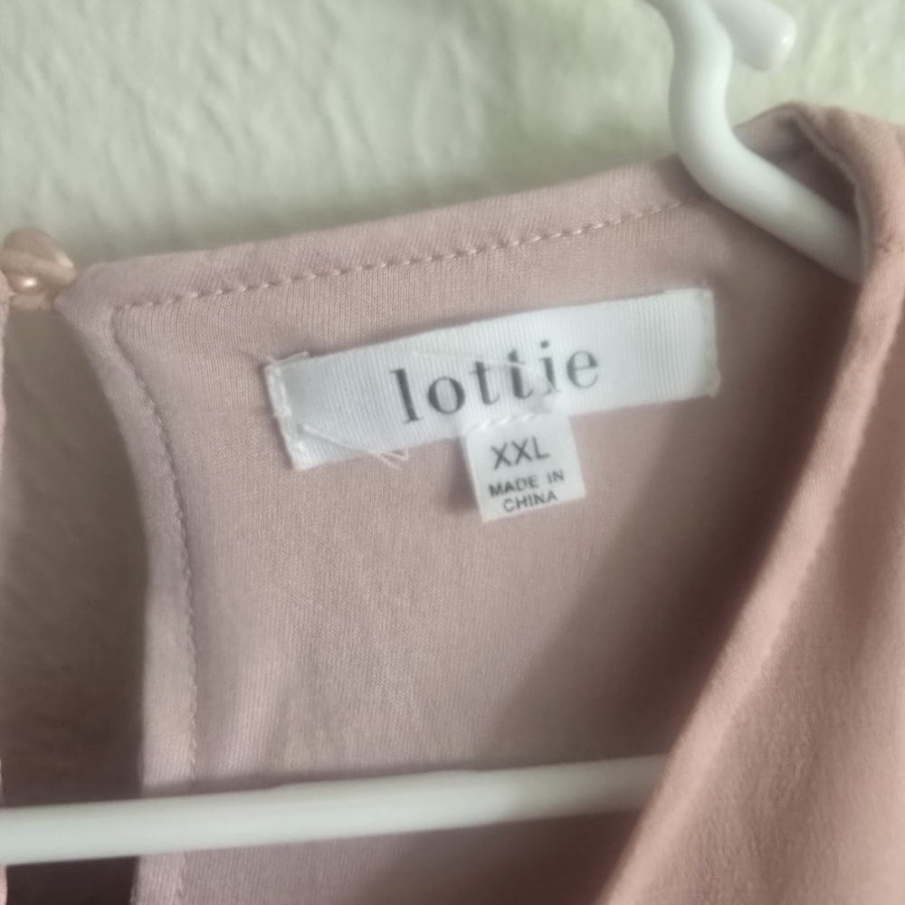Elegant Pink Women's Dress - Picture 3 of 5